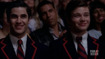 Glee-1x09-Blaine-Kurt-Cap-23.png