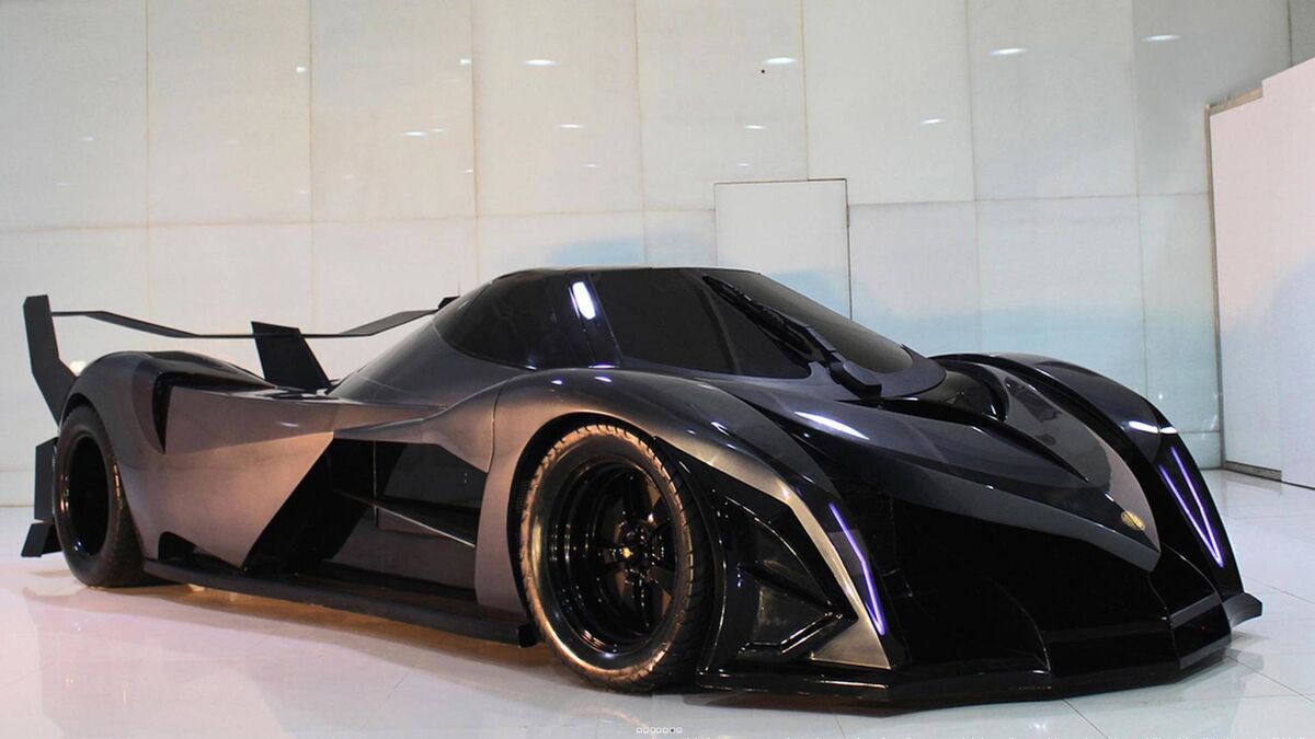 Арабский гиперкар Devel Sixteen