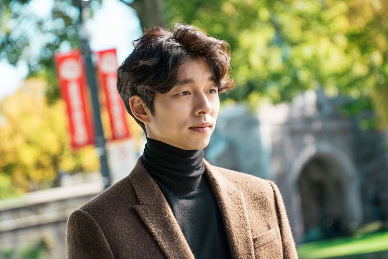 Kim Shin (Gong Yoo) é um goblin imortal responsável por proteger as al