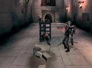 Kratos empujando la jaula.jpg (31 kB) Kratos empujando la jaula con el soldado.