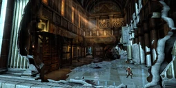 Il grande vestibolo, dopo il crollo della statua di Atena. Al centro della sala si può notare la macchia di sangue lasciata da Ermes, dopo essere stato schiacciato dal capo di pietra.