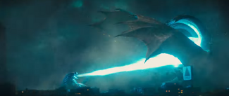 Godzilla setzt seinen atomaren Atem auf Ghidorah aus