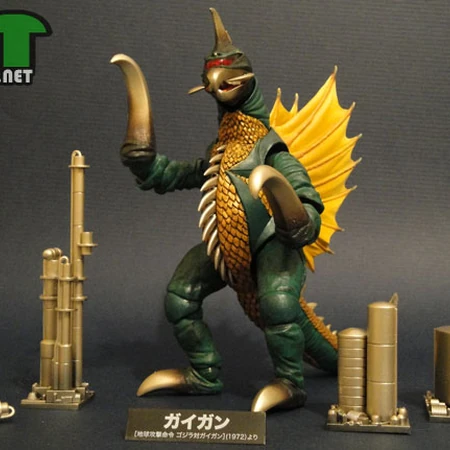 revoltech gigan