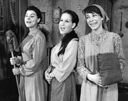 Barbeaumidlereverett.jpg (103 KB) Hodel, Tzeitel and Chava in Fiddler on the Roof.