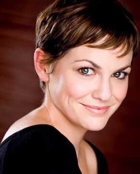 Larisa Oleynik | The Golden Throats Wiki | Fandom
