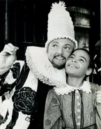 Cassidyphineas.jpg (78 KB) Phineas in Maggie Flynn.