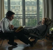 La femme au trench rouge" in Paris, je t'aime.