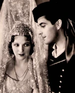 Carmina Rivas and Ricardo in In Gay Madrid.