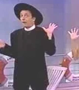 Adlermoonface.jpg (14 KB) Moonface Martin in Anything Goes.