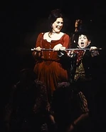 Dextersearles.jpg (24 KB) Nancy and The Artful Dodger in Oliver!