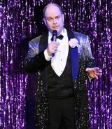 Oscarhost.jpg (91 KB) The Host in Pageant.