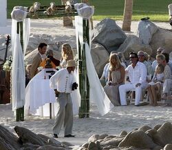 Erinn & Oliver's Wedding | Goldie Hawn Wiki | Fandom