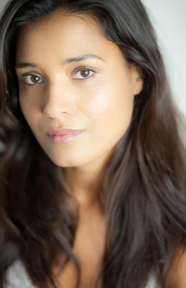 Shelley Conn Headshot