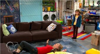 Jo beats up Teddy2.jpg (258 KB)