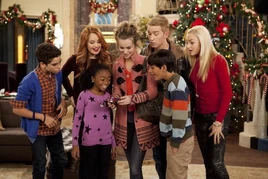 230px-Good-Luck-Jessie-NYC-Christmas-600x401 (2)