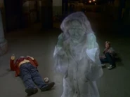 (S1E8) Piano Lessons Can Be Murder - 11.png (545 KB) The ghost rescues Jerry.