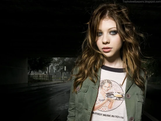 Michelle Trachtenberg (158 KB)
