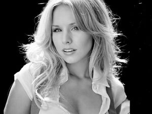 Kristen Bell, Gossip Girl Wiki