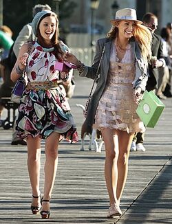 gossip girl blair and serena wallpaper