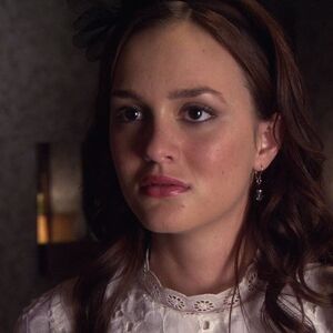 Blair waldorf earrings 2025
