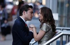 CHUCk-and-blair-happy
