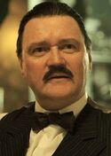 M. Pennyworth (Ian Puleston-Davies) (10 épisodes)