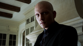 Victor Zsasz (Anthony Carrigan) (8 épisodes)