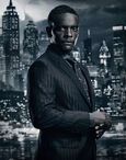 Lucius Fox (Chris Chalk) (? épisodes)