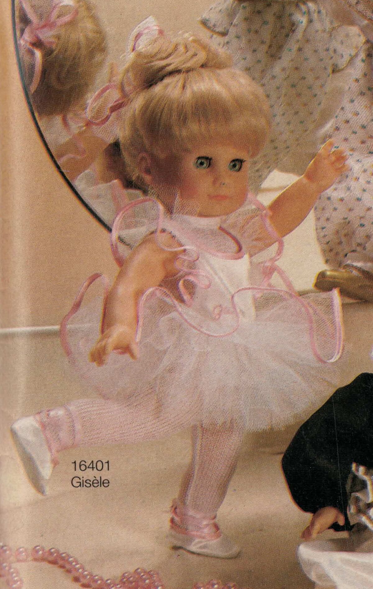 1987 GISELE - Articulated Doll 16