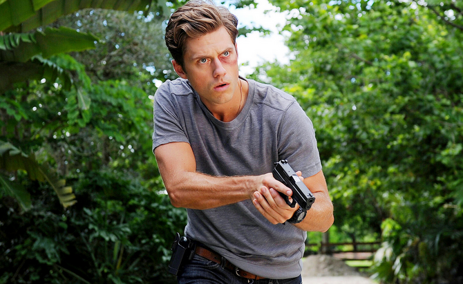 Mike Warren | Graceland Wiki | Fandom