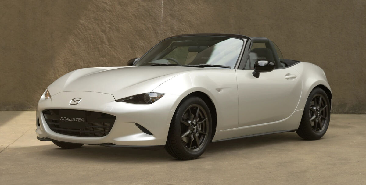 FIRST: 18 1/18 Mazda Roadster NR-A White finished product