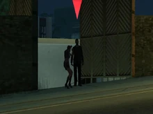 一个嫖客和一个小妞在打斗，玩家要尽快处理嫖客