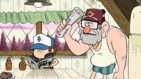 Le pega en la cabeza a Dipper