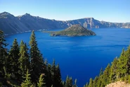 "Another beautiful morning in Oregon! Crater Lake has lovely trails for the whole family to enjoy #OregonParksDept"