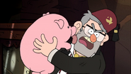 S2e20 Waddles face lick closeup