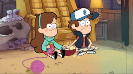 S1e3 dipper and mabel touching hands