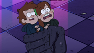 S1E12 Mabel and Dipper captured