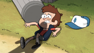S1e10 Dipper on the ground
