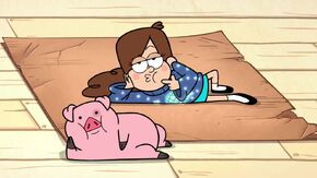 S1e18 Mabel and Waddles posing