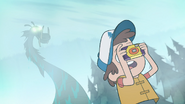 S1e2 dipper pines taking picture