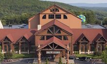 https://static.wikia.nocookie.net/greatwolflodge/images/9/9b/Great-wolf-lodge-poconos-resized.jpg/revision/latest/scale-to-width-down/220?cb=20191012203825