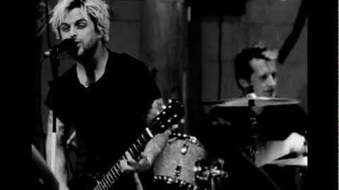 Green Day "Let Yourself Go" - Official Live Video