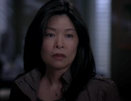 Naomi Evans (Veuve de James) (Mère de Nicky)