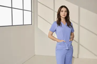 Adelaide Kane como Jules Millin