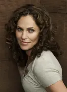 Amy Brenneman como Violet Turner