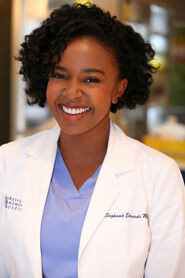 Jerrika Hinton como Stephanie Edwards