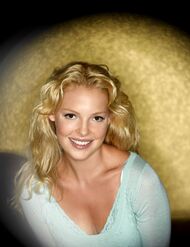 Izzy-promo-3-5.jpg (400 KB)