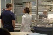 Amelia le dice a Link que podría ser una opción si le permite algo de tiempo para descubrir quién es ella fuera de Owen.