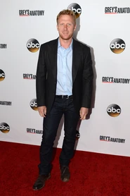 KevinMcKidd200Party.jpg (57 KB)