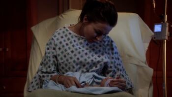 Amelia und ihr Baby.jpg